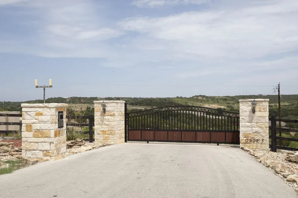 1507 canyon wren S Possum Kingdom Lake, TX 76449