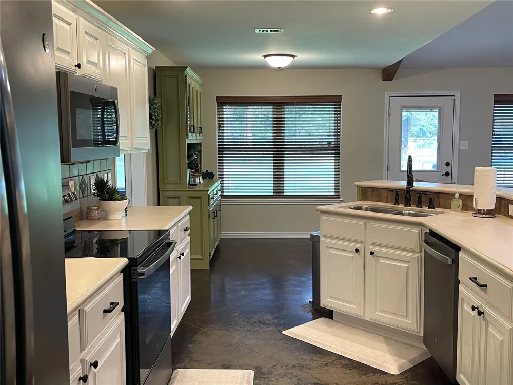 109 Private Road 916 Fairfield, TX 75840