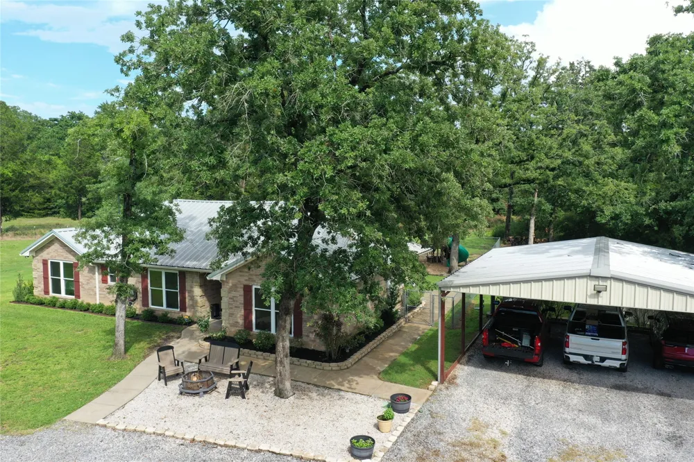 109 Private Road 916 Fairfield, TX 75840