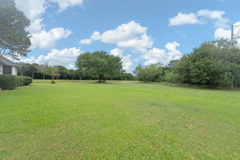 24068 Stonewood Drive Whitney, TX 76692