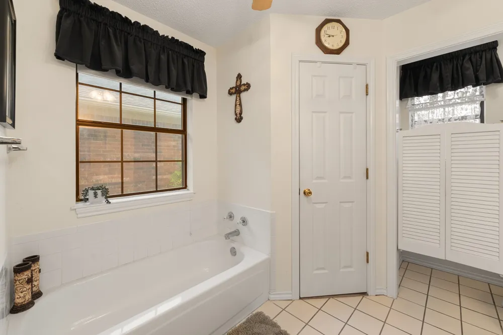 24068 Stonewood Drive Whitney, TX 76692