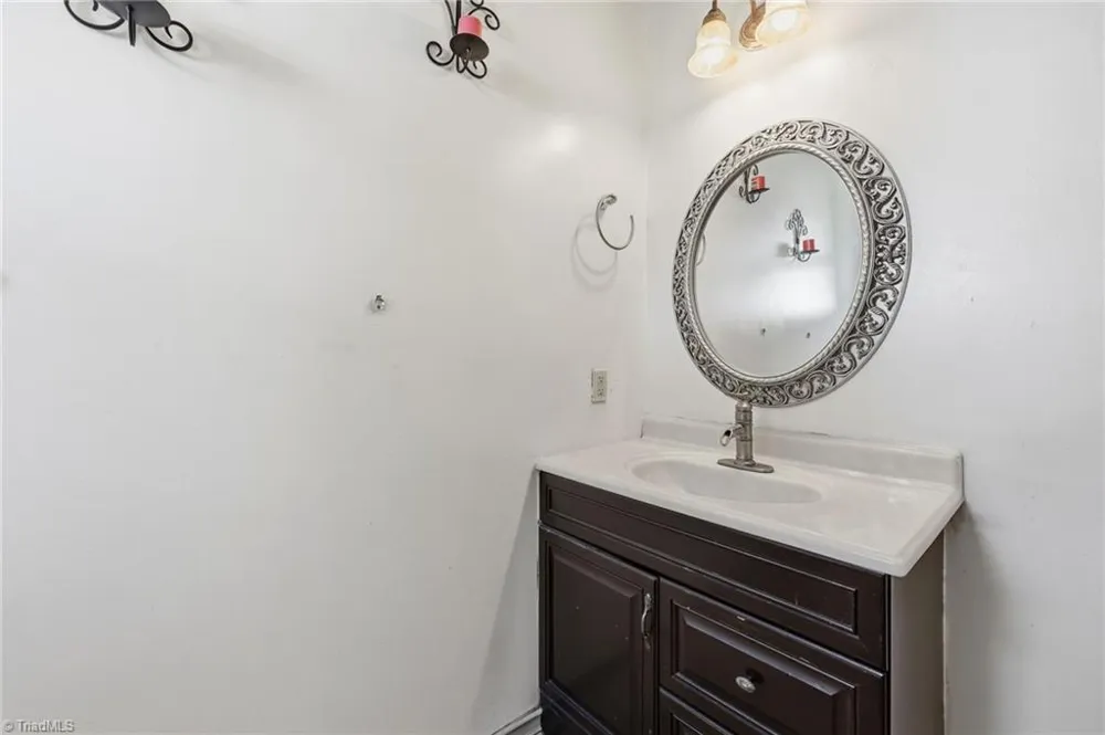 1803 Wilton Gate Drive Charlotte, NC 28262