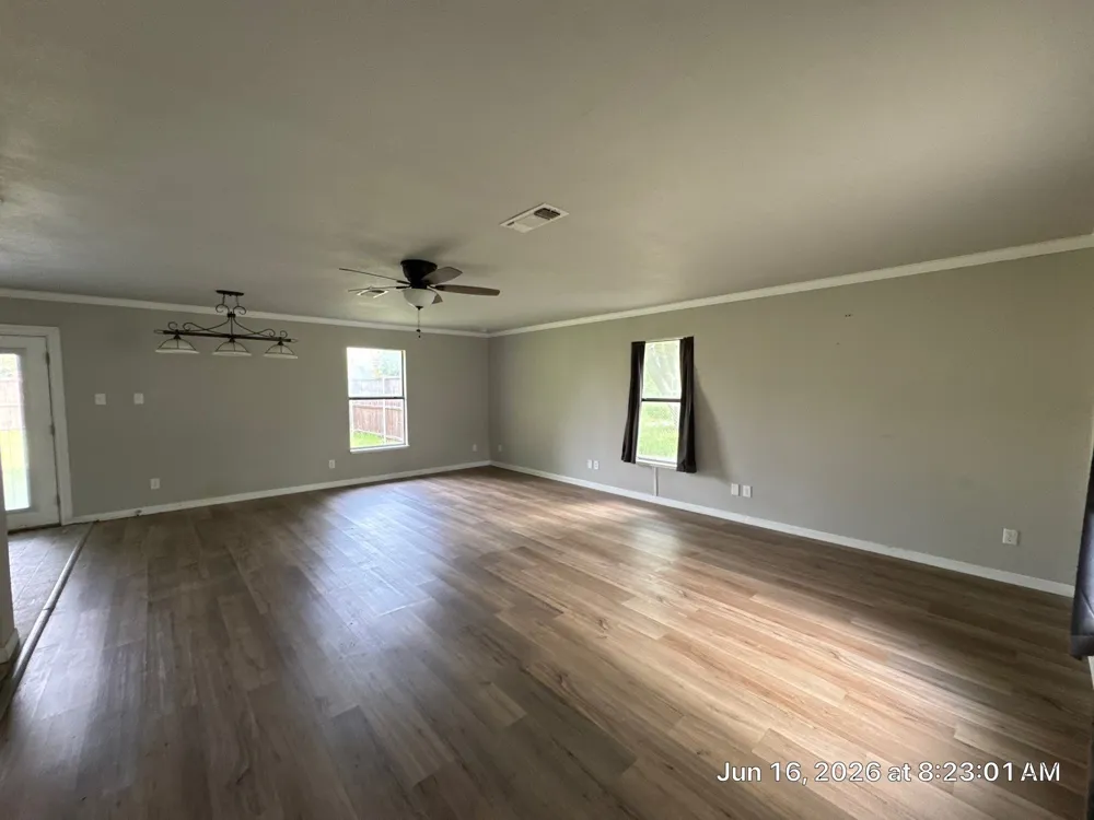513 S Carter Street Whitewright, TX 75491