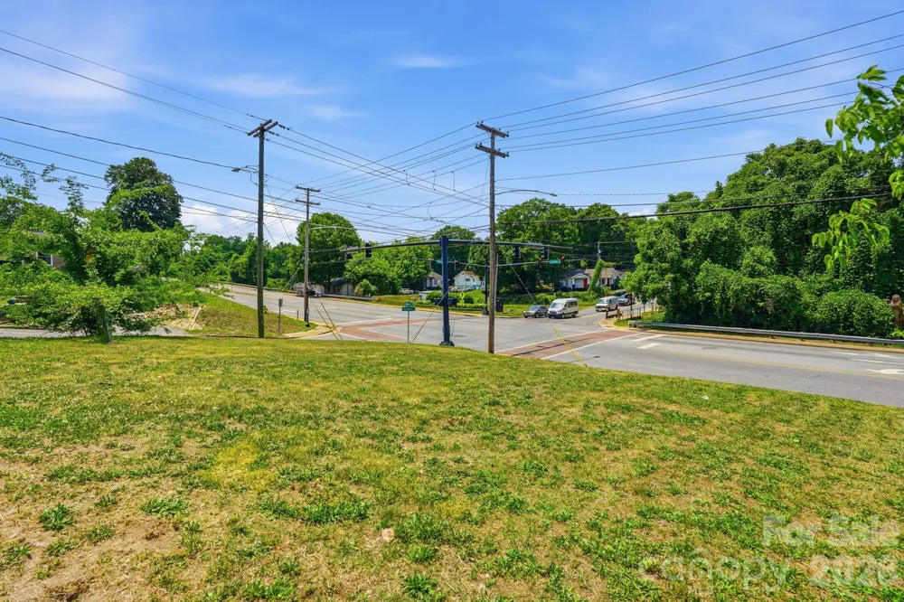 412 W Davidson Avenue Gastonia, NC 28052