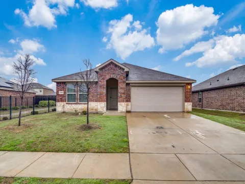 1008 Silver Maple Lane