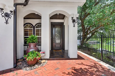7917 Club Court