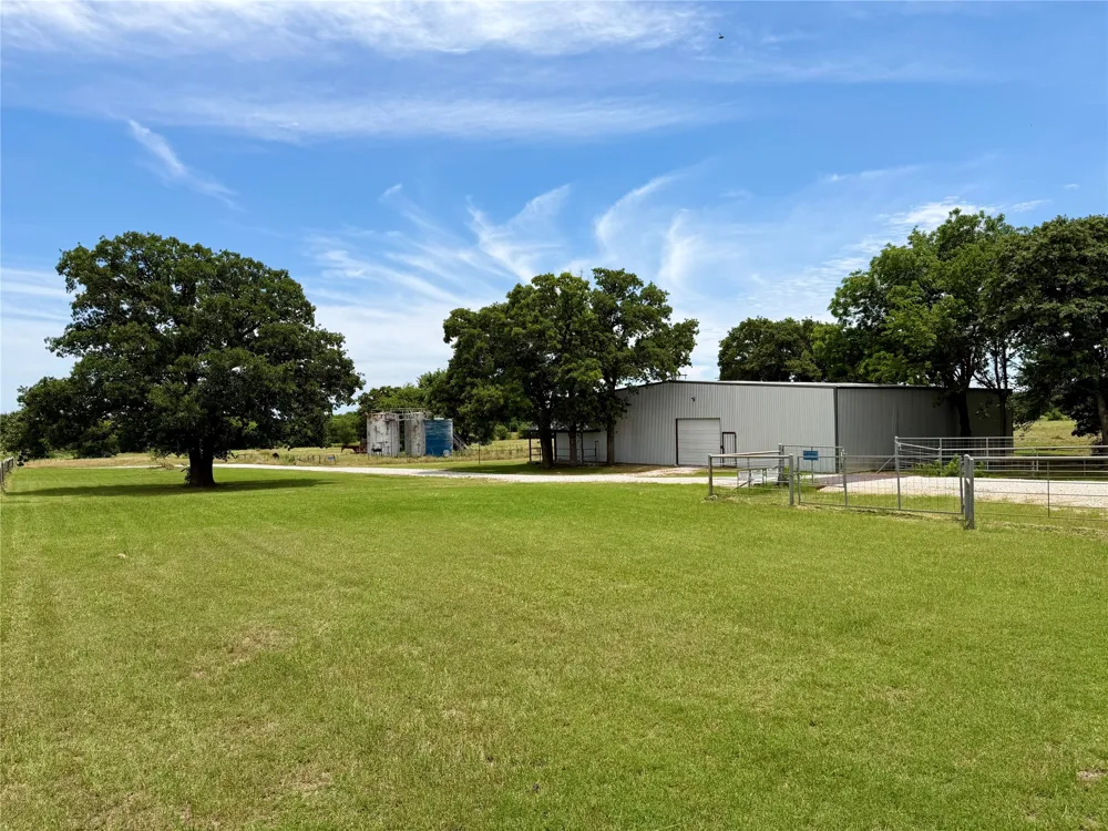 533 Redbird Lane Bowie, TX 76230