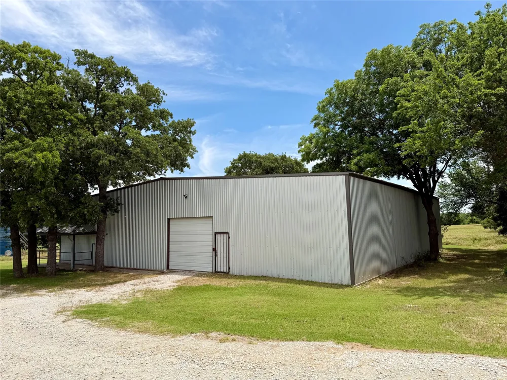 533 Redbird Lane Bowie, TX 76230