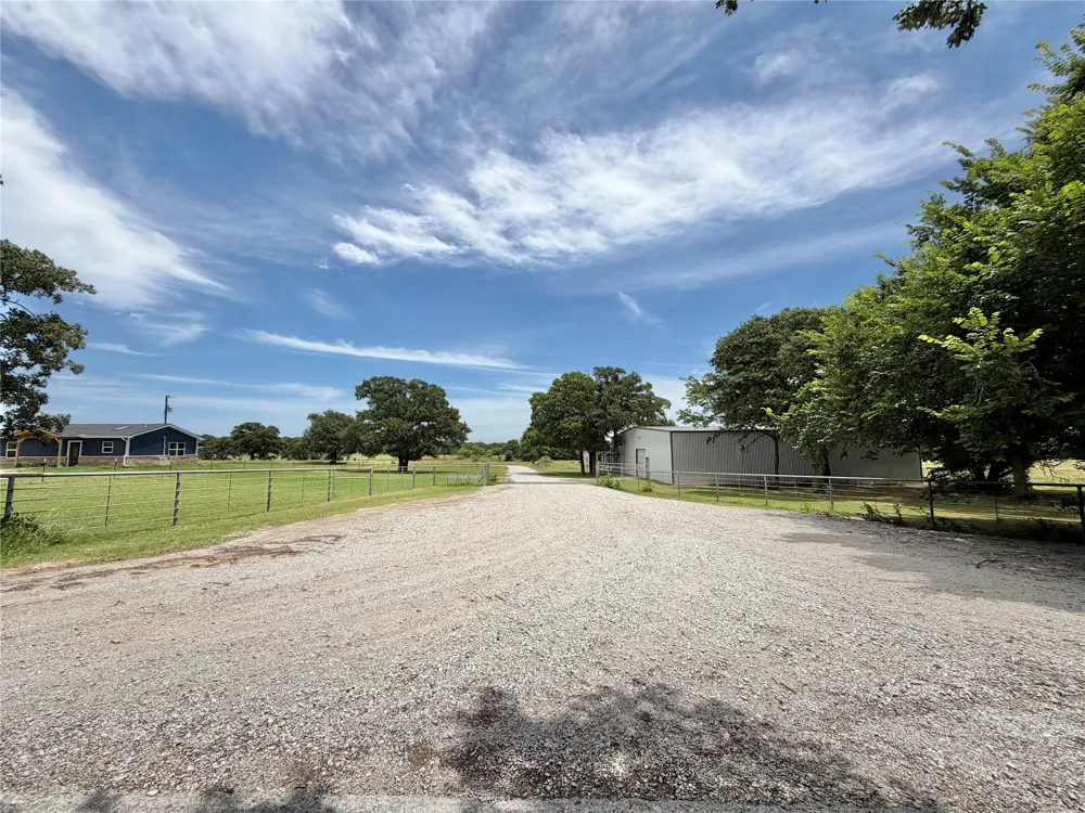 533 Redbird Lane Bowie, TX 76230