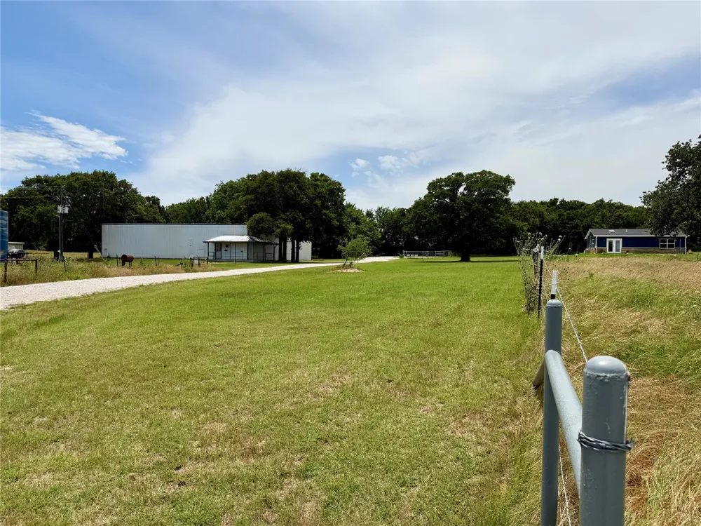 533 Redbird Lane Bowie, TX 76230