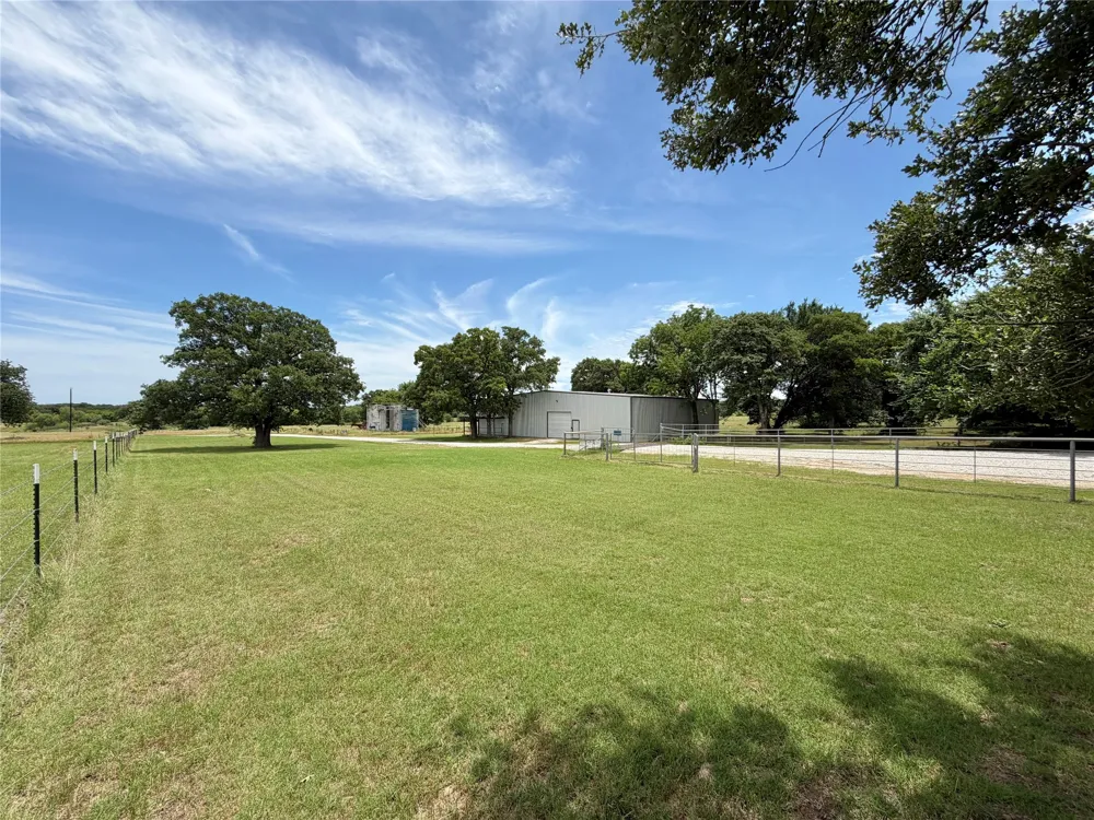533 Redbird Lane Bowie, TX 76230