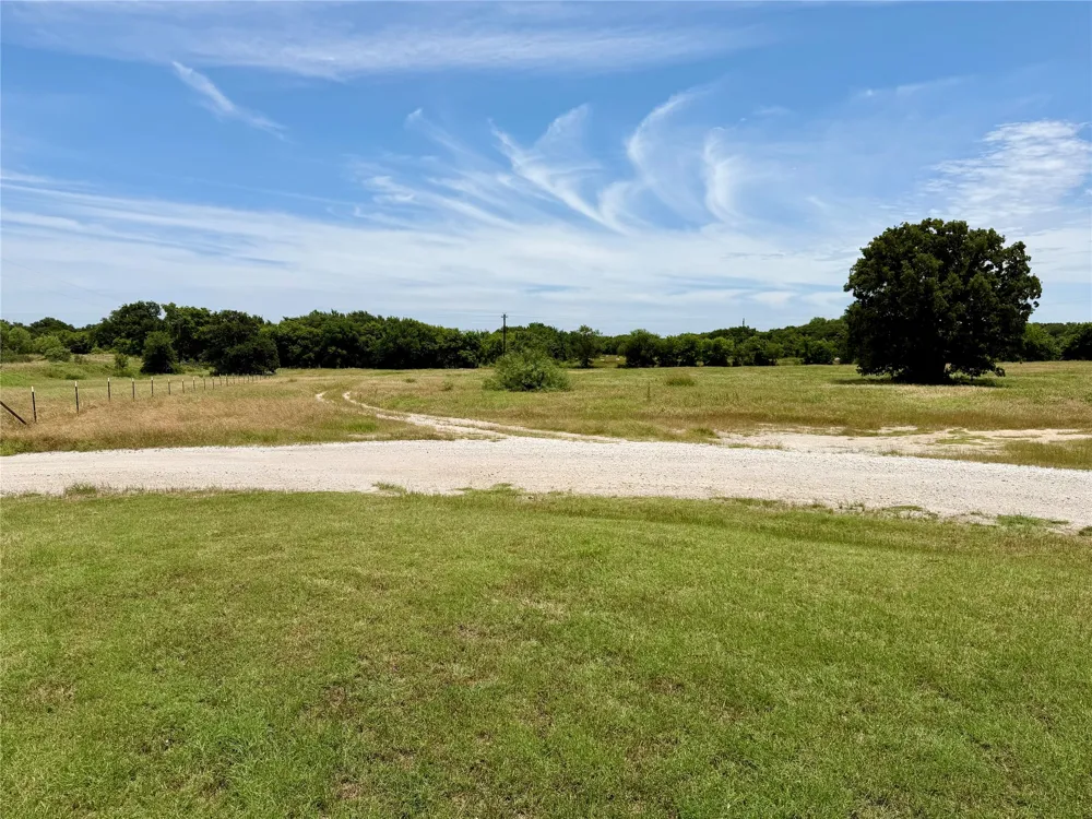 533 Redbird Lane Bowie, TX 76230