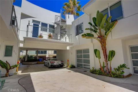 239 San Miguel