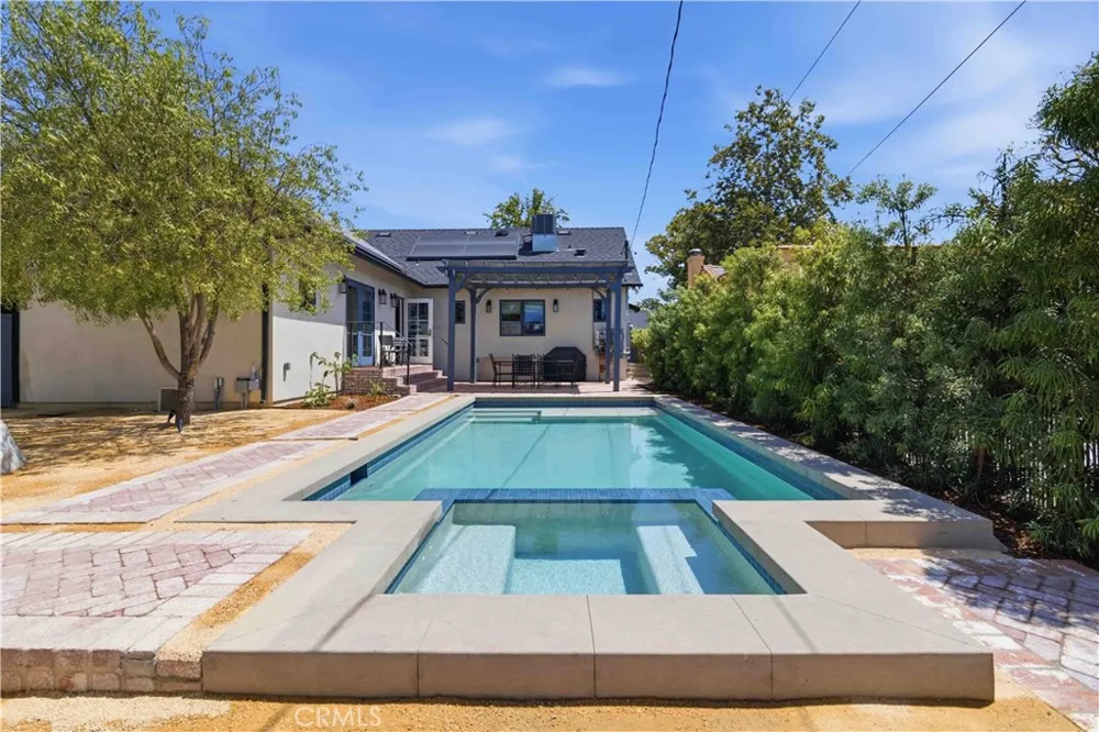 3362 Madera Los Angeles, CA 90039