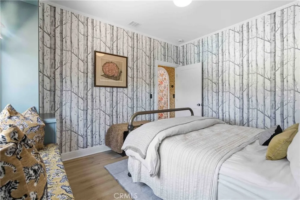 3362 Madera Los Angeles, CA 90039