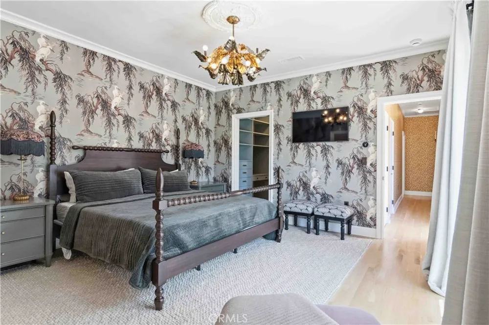 3362 Madera Los Angeles, CA 90039