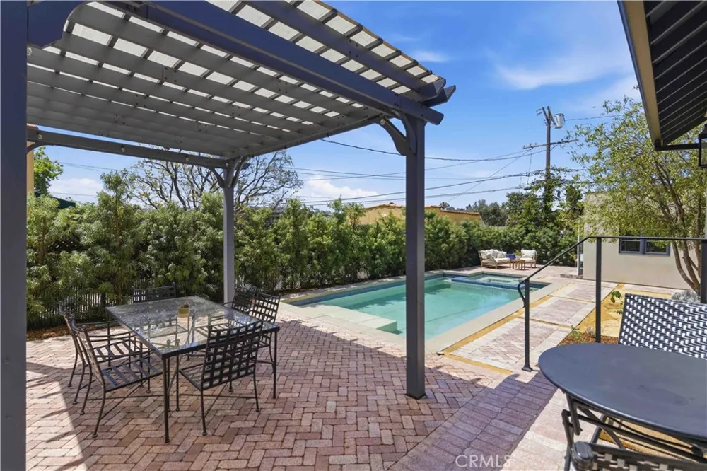 3362 Madera Los Angeles, CA 90039