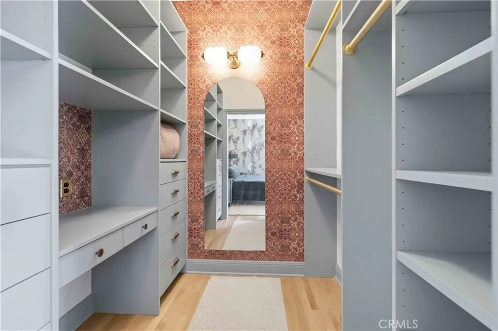 3362 Madera Los Angeles, CA 90039