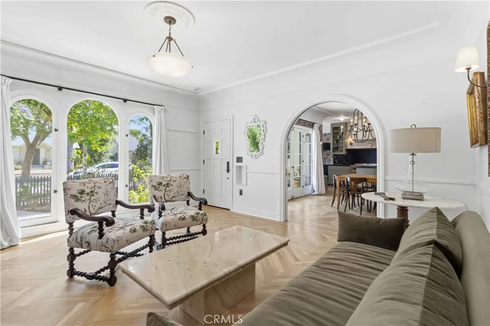 3362 Madera Los Angeles, CA 90039