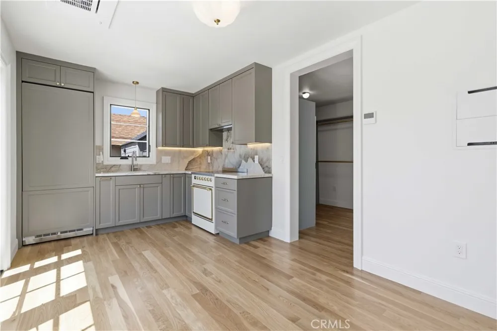3362 Madera Los Angeles, CA 90039