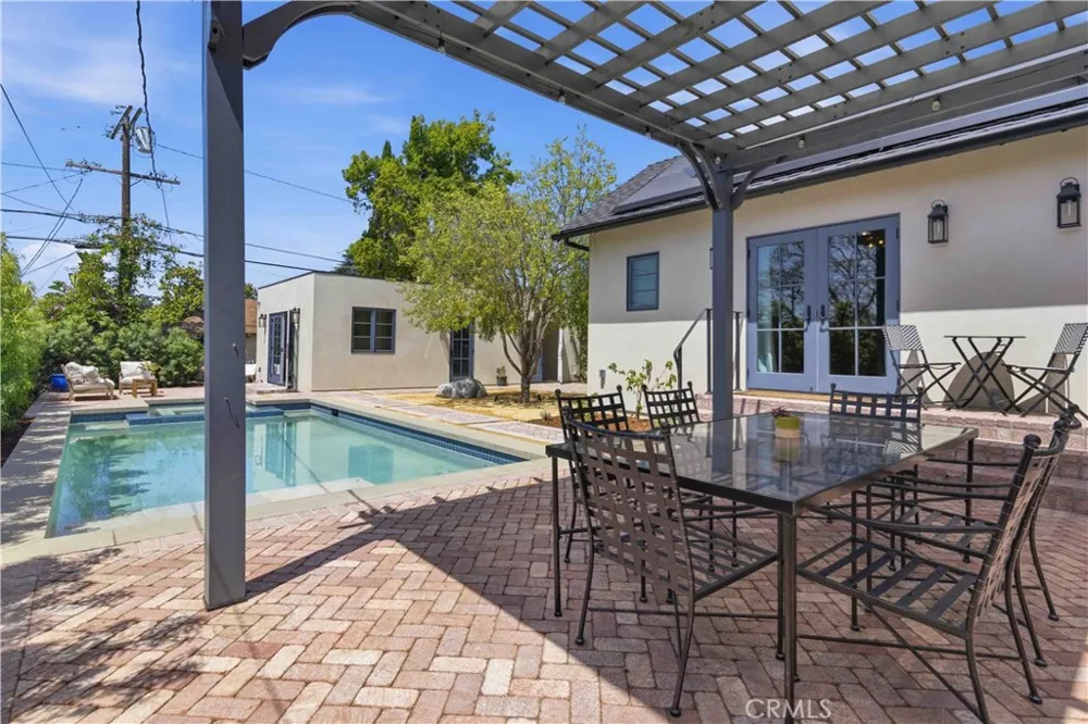 3362 Madera Los Angeles, CA 90039