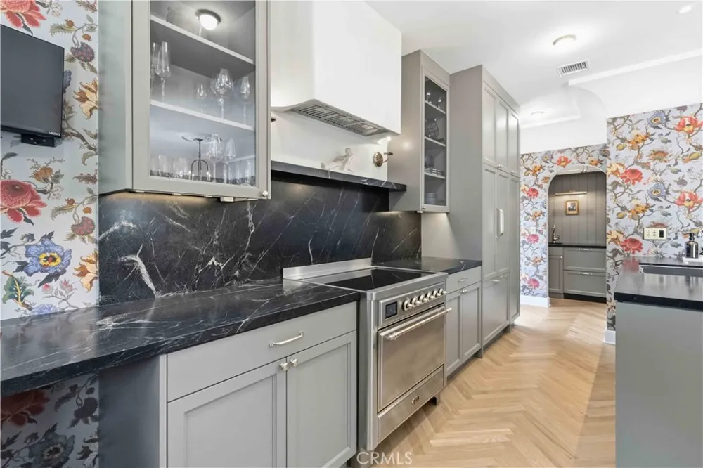 3362 Madera Los Angeles, CA 90039