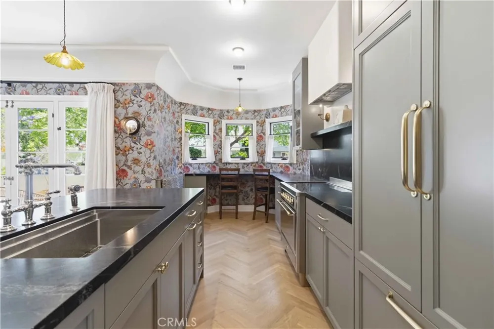 3362 Madera Los Angeles, CA 90039
