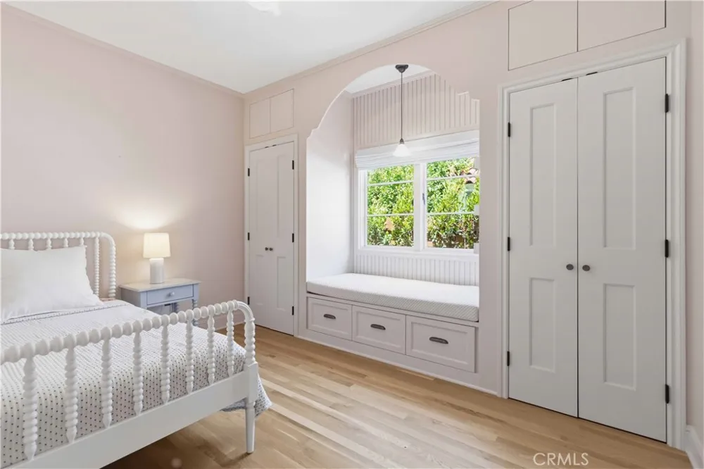 3362 Madera Los Angeles, CA 90039