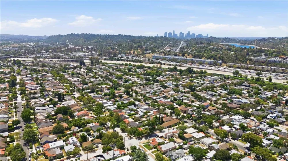 3362 Madera Los Angeles, CA 90039