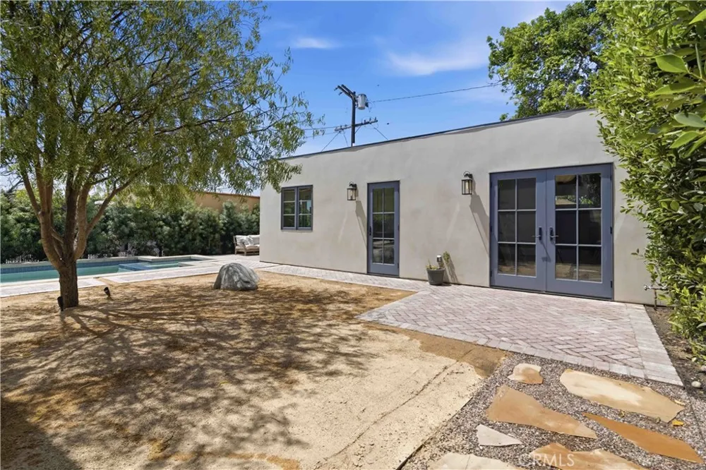 3362 Madera Los Angeles, CA 90039