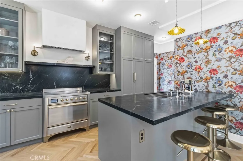 3362 Madera Los Angeles, CA 90039