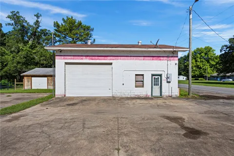 221 Highway 9