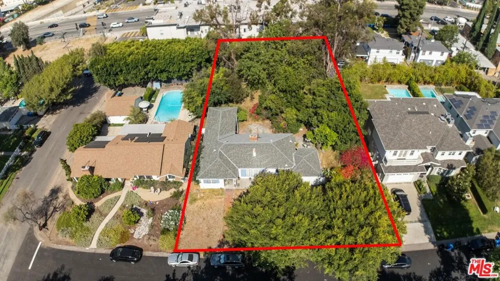 4511 Agnes Avenue Studio City, CA 91607