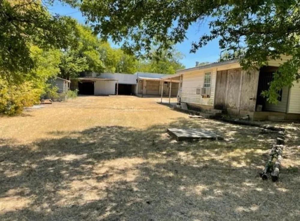 312 Alexander Lane Bridgeport, TX 76426