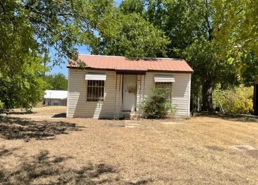 312 Alexander Lane Bridgeport, TX 76426