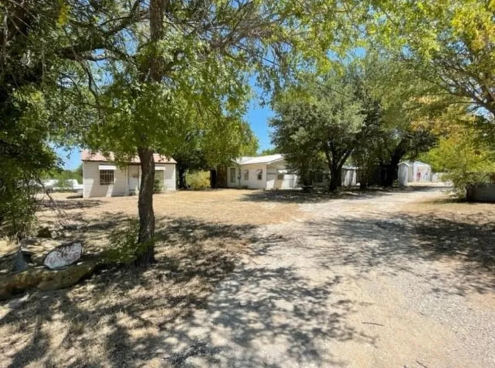 312 Alexander Lane Bridgeport, TX 76426