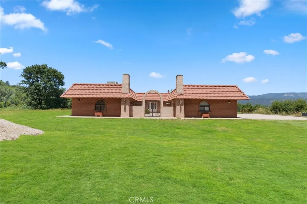 38720 Highway 41 Oakhurst, CA 93644