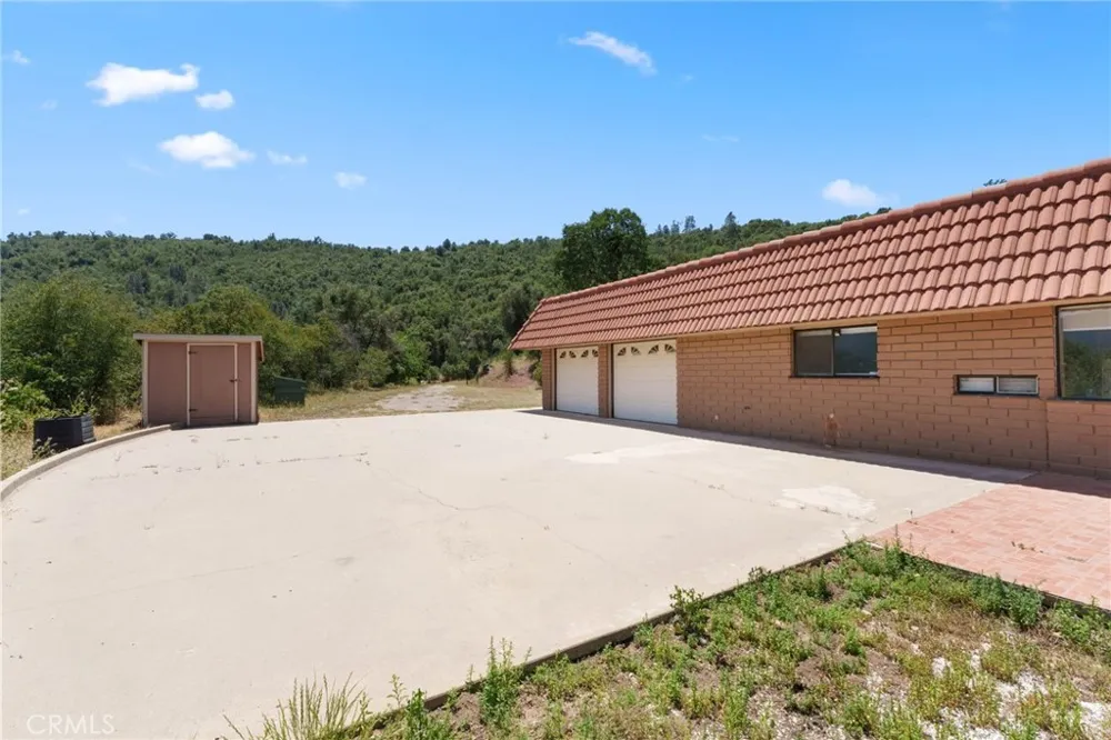 38720 Highway 41 Oakhurst, CA 93644