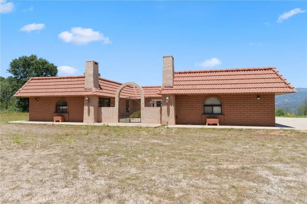 38720 Highway 41 Oakhurst, CA 93644