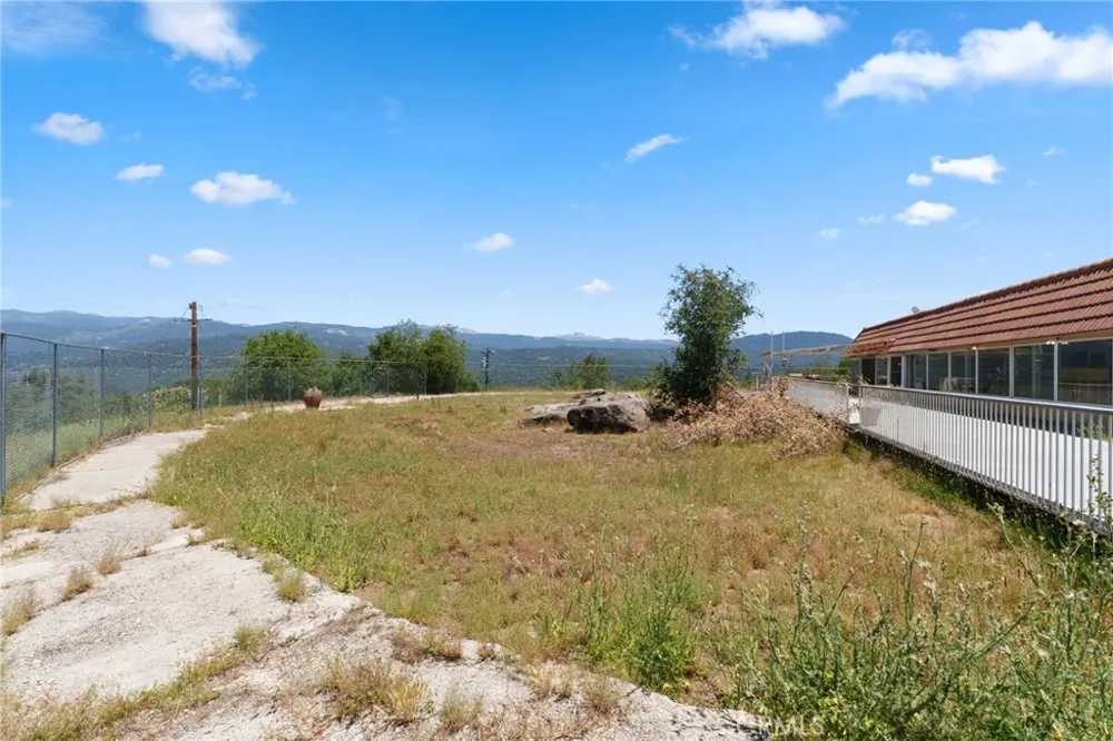 38720 Highway 41 Oakhurst, CA 93644