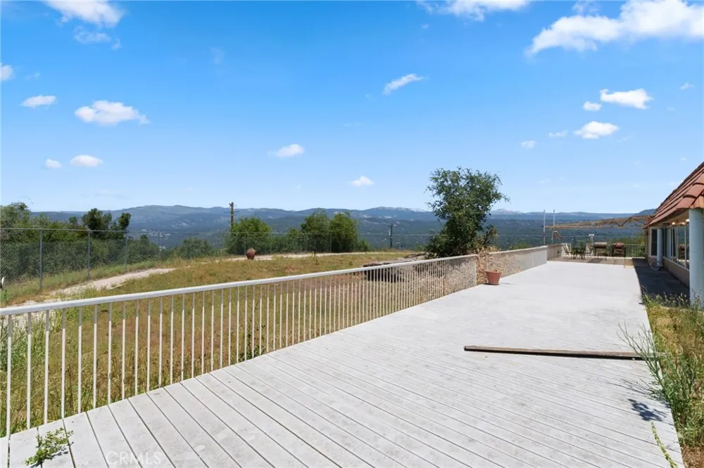 38720 Highway 41 Oakhurst, CA 93644