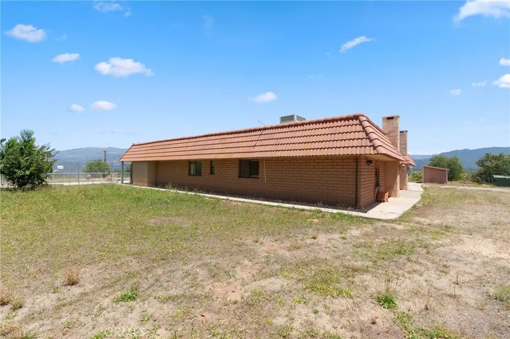 38720 Highway 41 Oakhurst, CA 93644