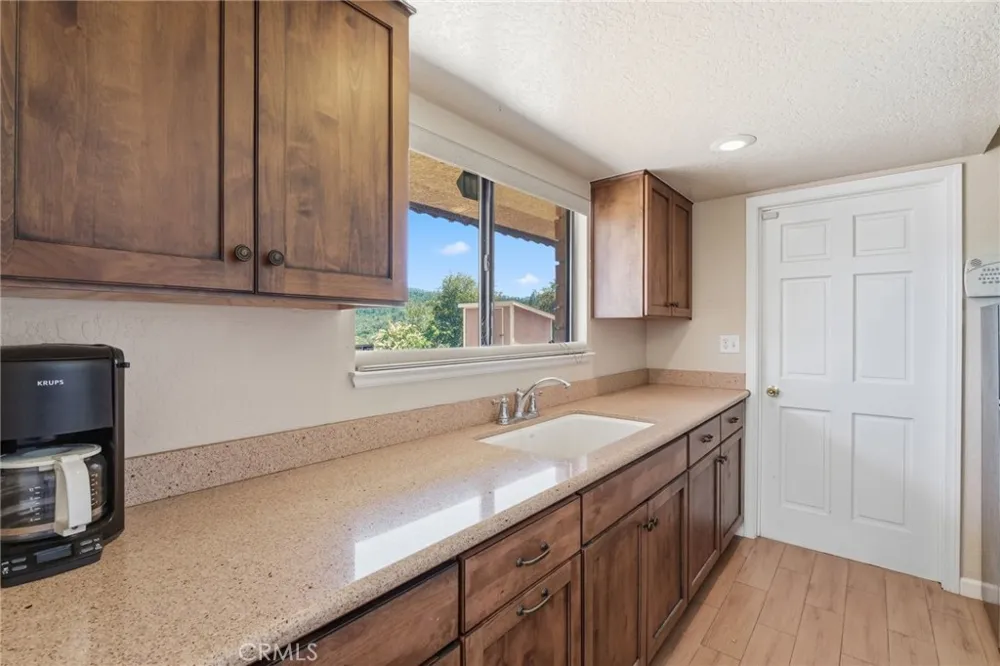 38720 Highway 41 Oakhurst, CA 93644