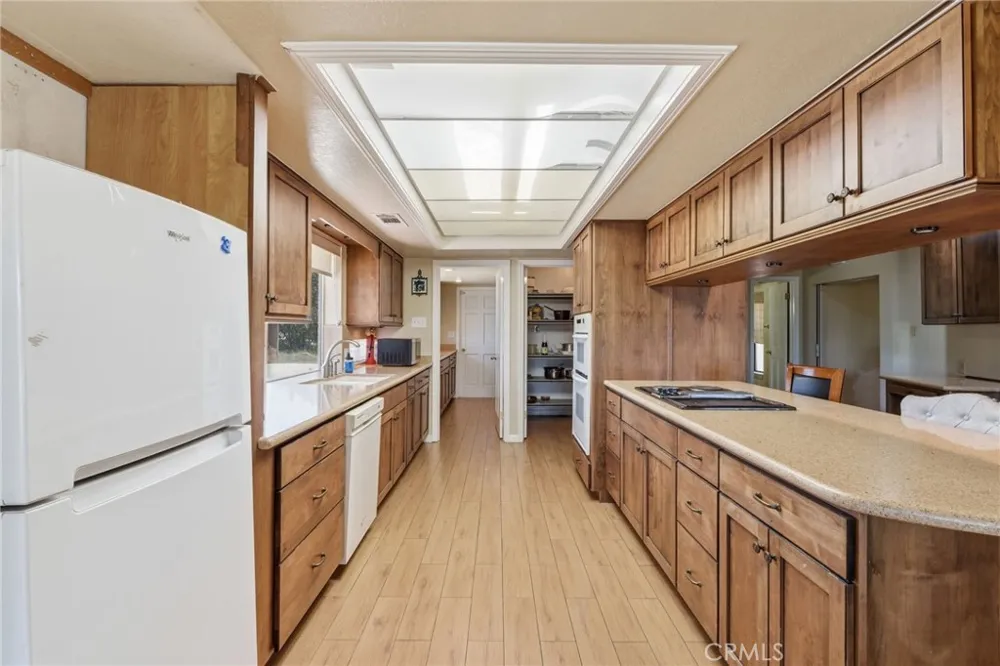 38720 Highway 41 Oakhurst, CA 93644