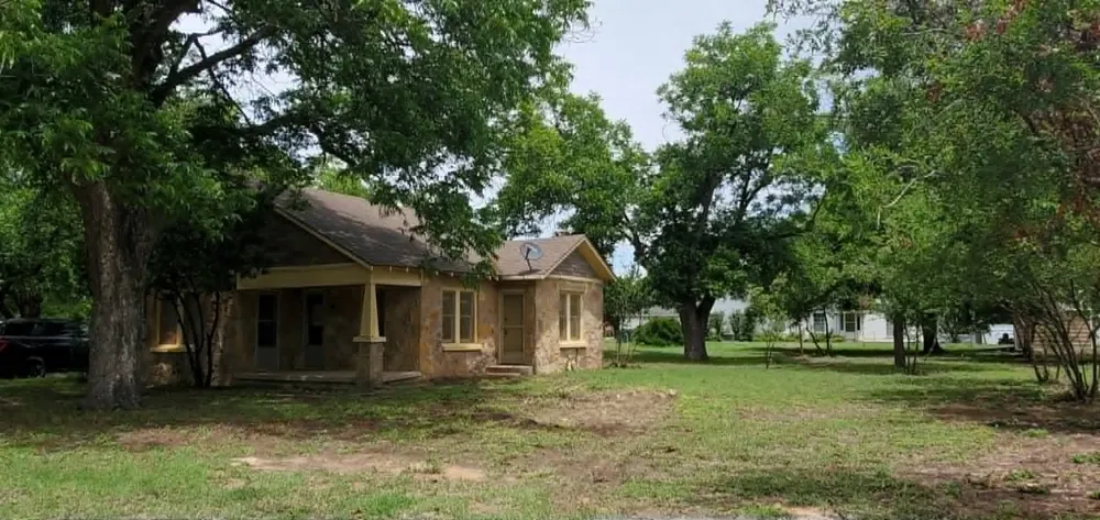 418 4th Street W Clyde, TX 79510