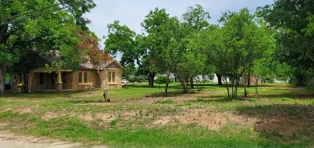 418 4th Street W Clyde, TX 79510