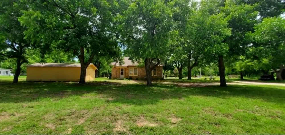 418 4th Street W Clyde, TX 79510