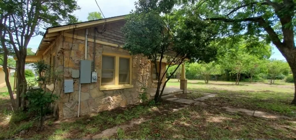 418 4th Street W Clyde, TX 79510