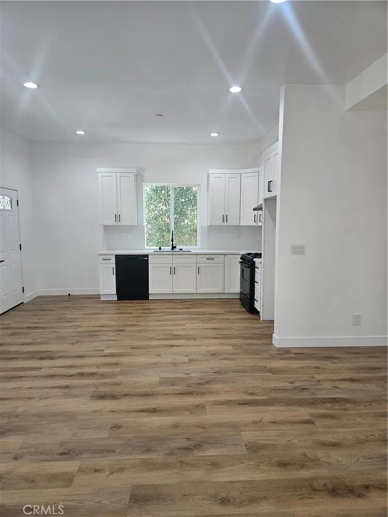 6955 Rhea Reseda, CA 91335