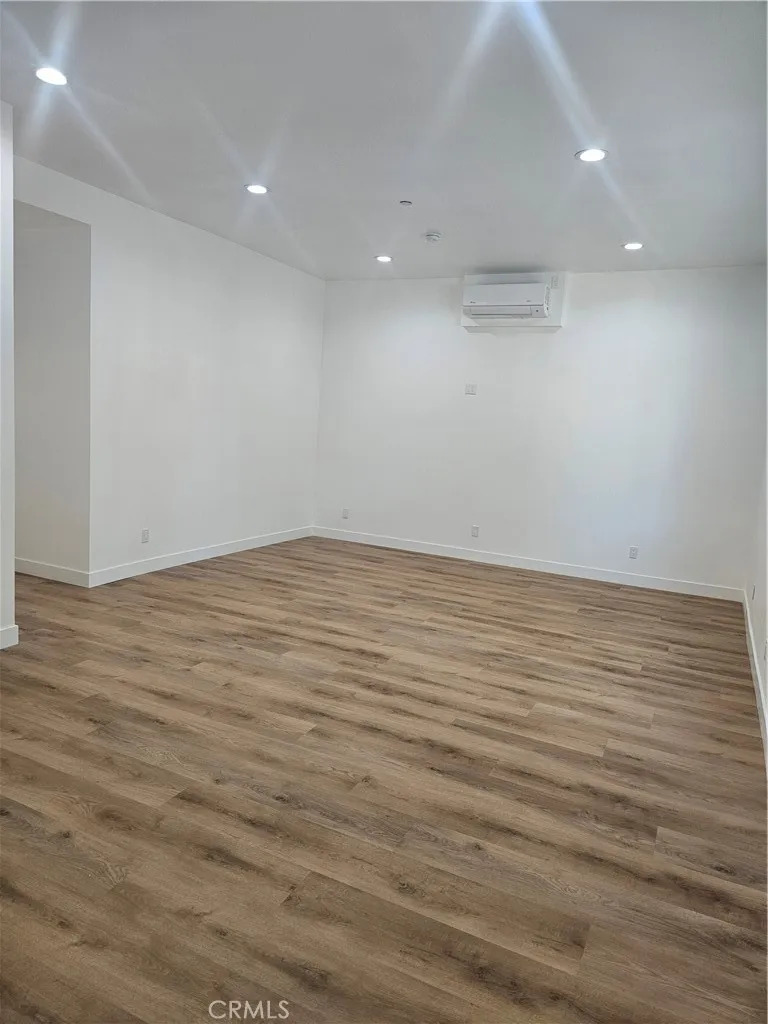 6955 Rhea Reseda, CA 91335